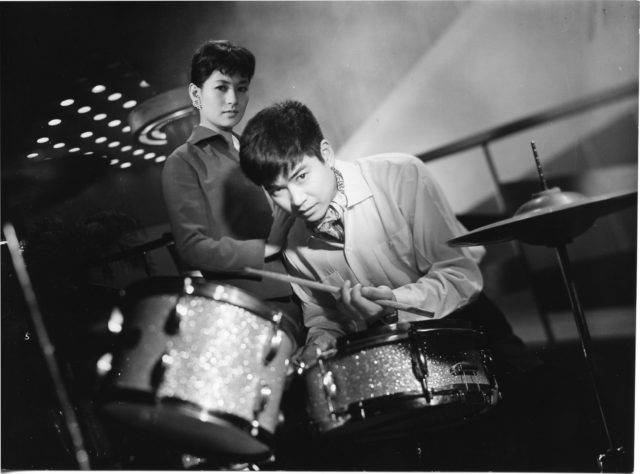 1-17172-1『嵐を呼ぶ男』002